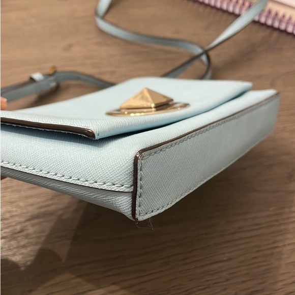 Sweet ♠️Kate Spade Bag! Sally Crossbody In Blue Hydrangea With Pyramid Clasp! - Picture 8 of 10
